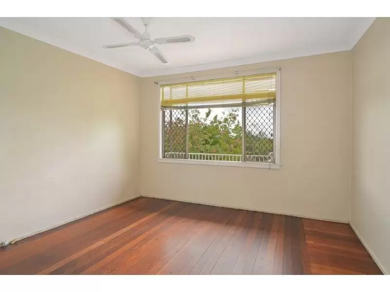 71 Birriley Street, Bomaderry Sold by Integrity Real Estate - image 4