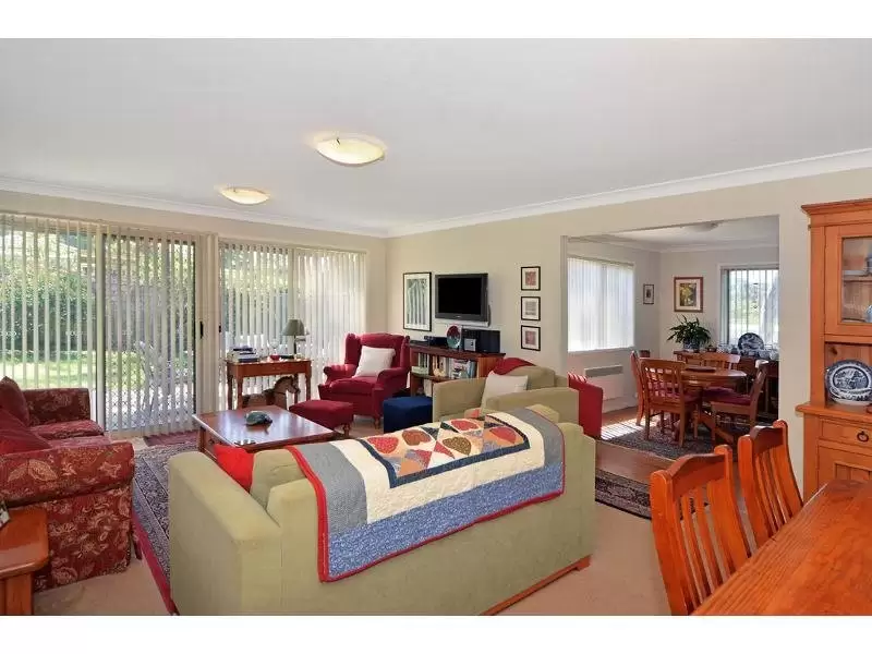 9/33 Lynburn Avenue, Bomaderry Sold by Integrity Real Estate - image 2