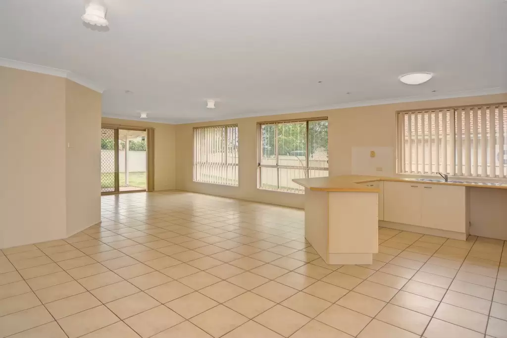 128 Rayleigh Drive, Worrigee Sold by Integrity Real Estate - image 4