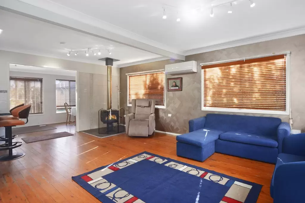 373 Princes Highway, Bomaderry Sold by Integrity Real Estate - image 2