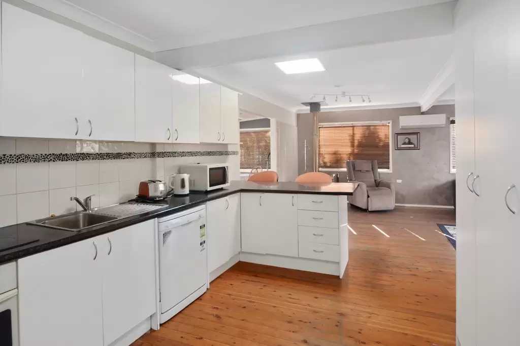 373 Princes Highway, Bomaderry Sold by Integrity Real Estate - image 3