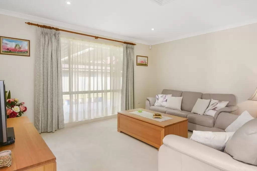 11 Carrington Park Drive, Nowra Sold by Integrity Real Estate - image 2