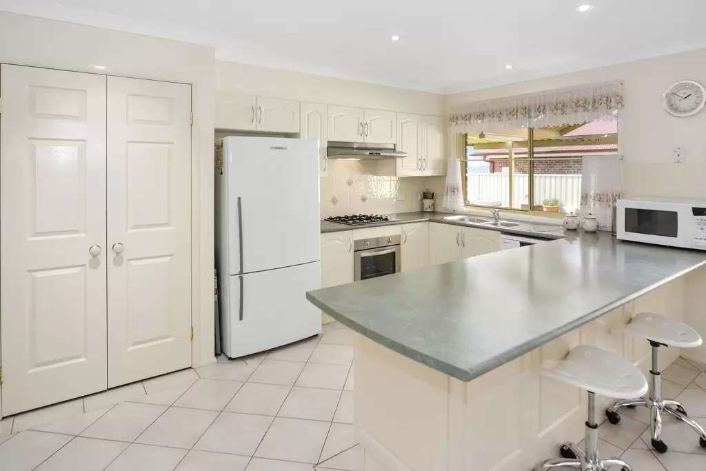 11 Carrington Park Drive, Nowra Sold by Integrity Real Estate - image 3
