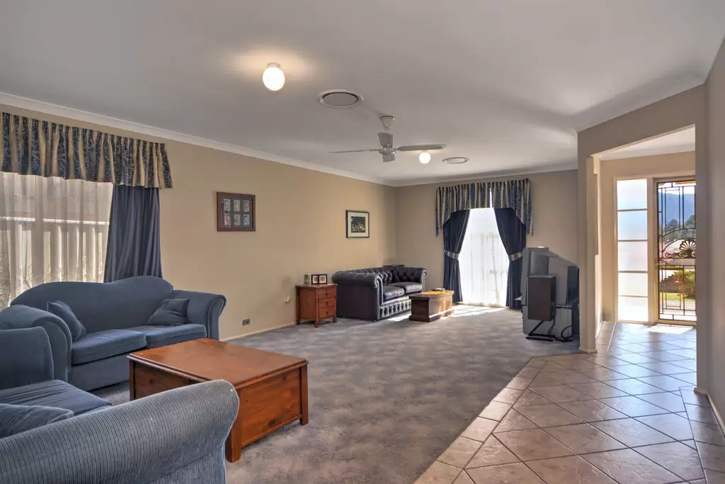 6 Treviso Place, North Nowra Sold by Integrity Real Estate - image 3