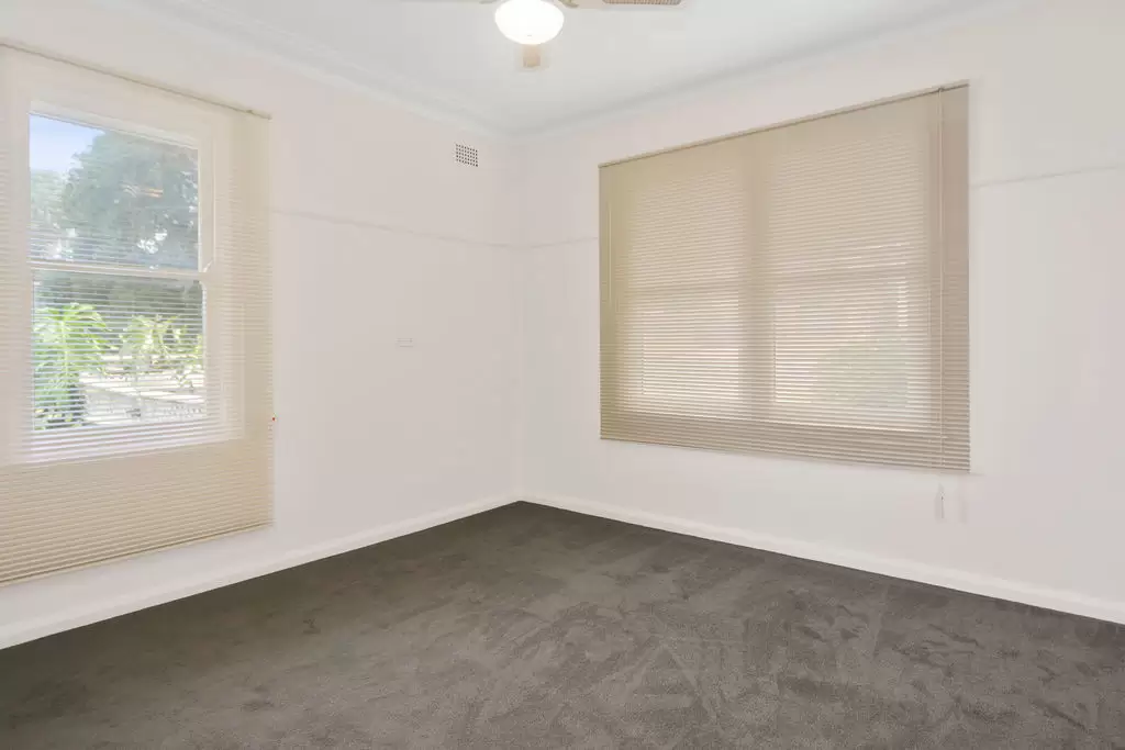 10 Dalwah Street, Bomaderry Sold by Integrity Real Estate - image 4