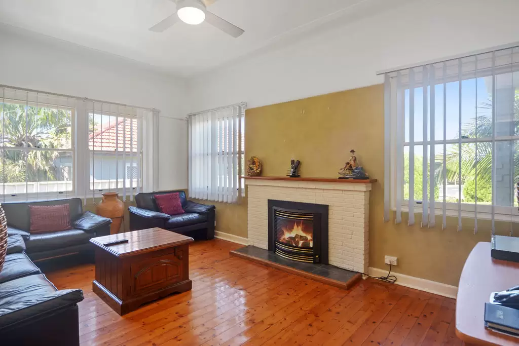 15 Cambewarra Road, Bomaderry Sold by Integrity Real Estate - image 3