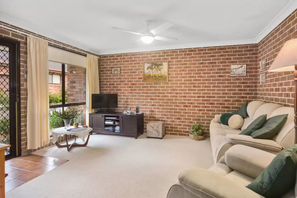6/5 David Place, Bomaderry Sold by Integrity Real Estate - image 2