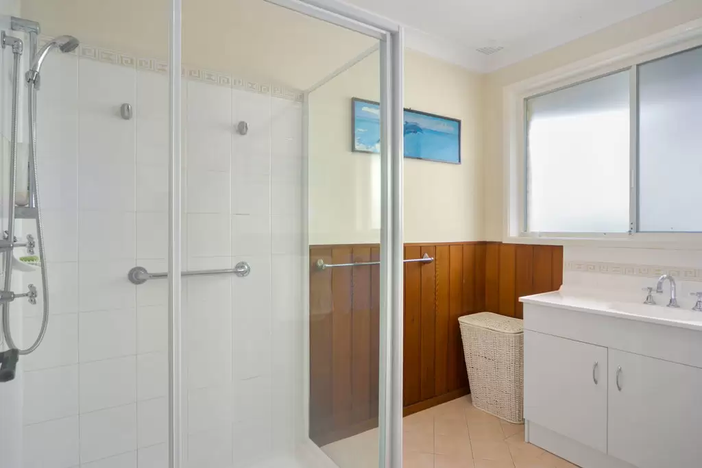 2 Fuchsia Crescent, Bomaderry Sold by Integrity Real Estate - image 5