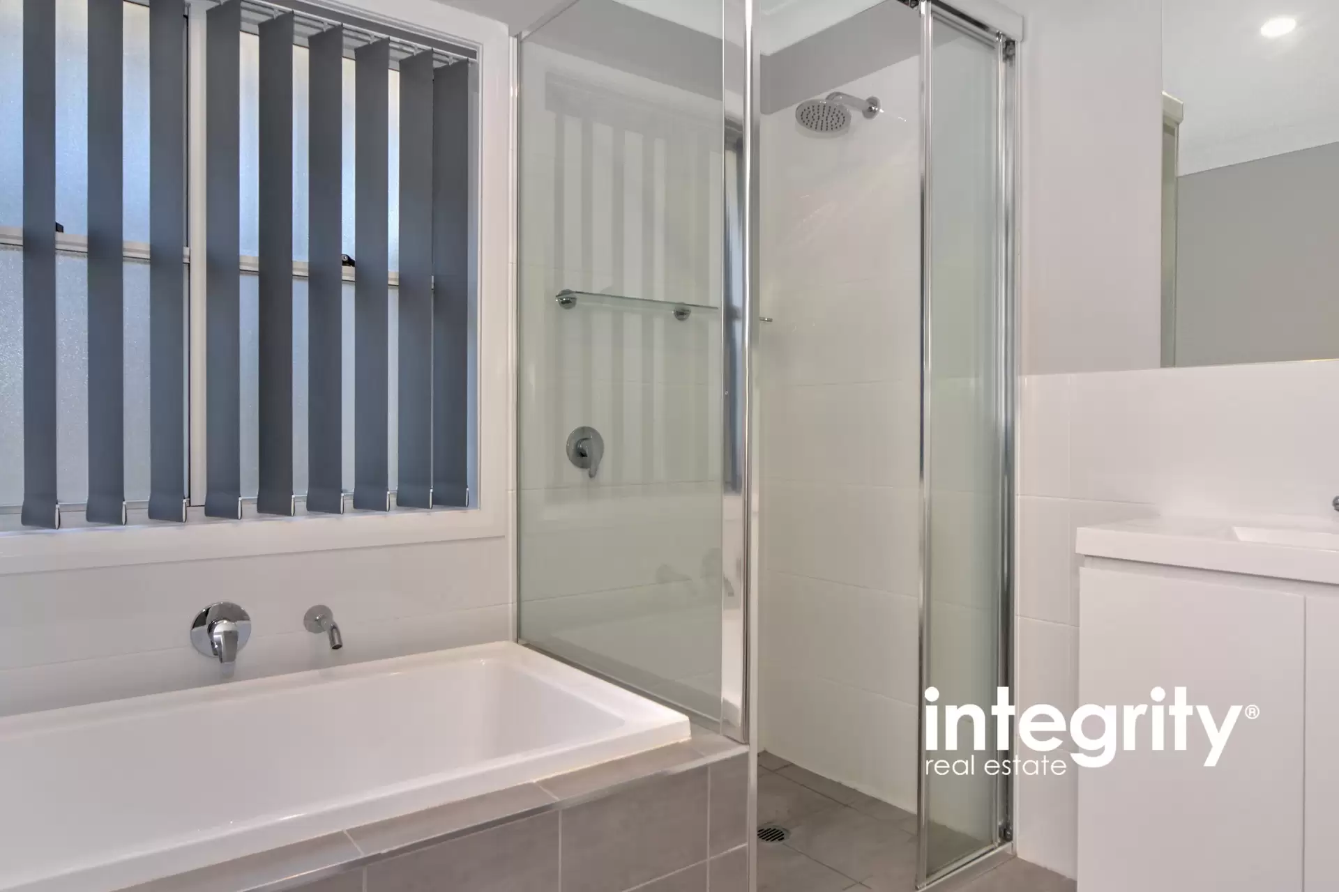 4/9 Harbour Boulevarde, Bomaderry Sold by Integrity Real Estate - image 6