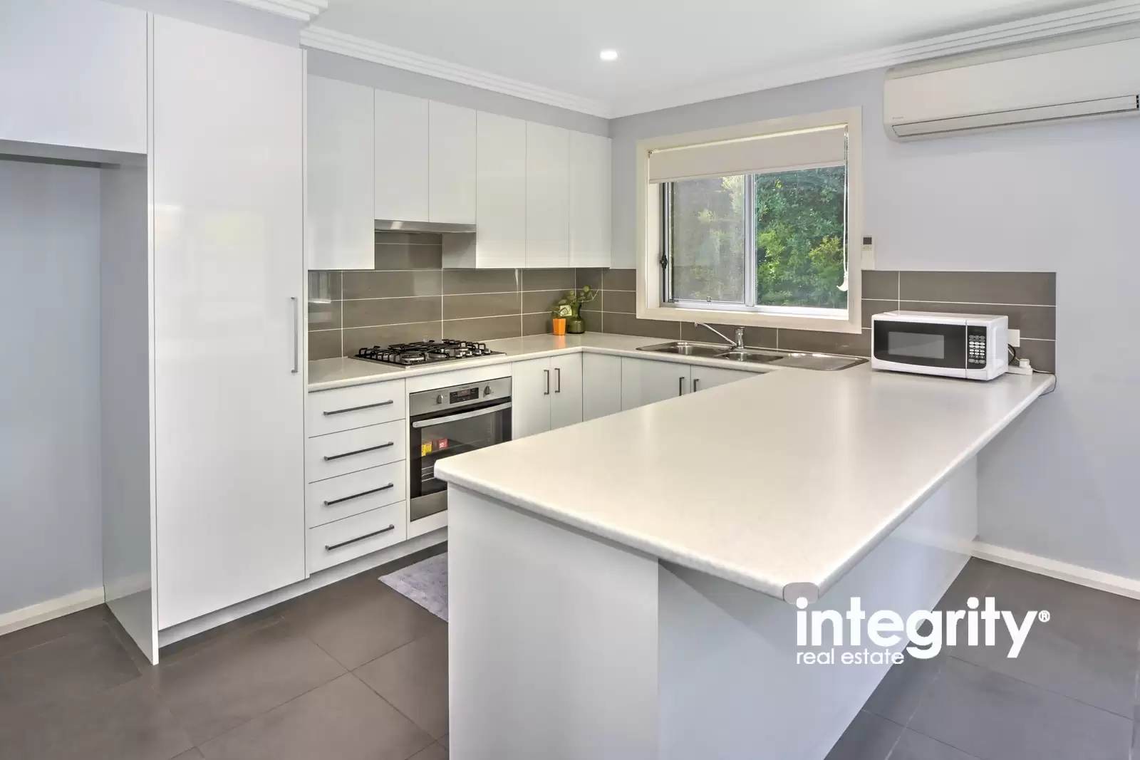 5/81 Page Avenue, North Nowra Sold by Integrity Real Estate - image 4