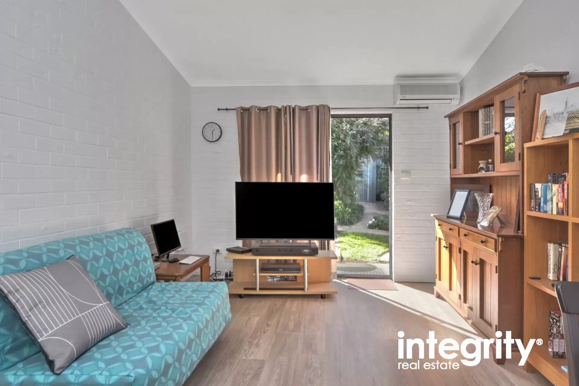 4/49 Brinawarr Street, Bomaderry Sold by Integrity Real Estate - image 3