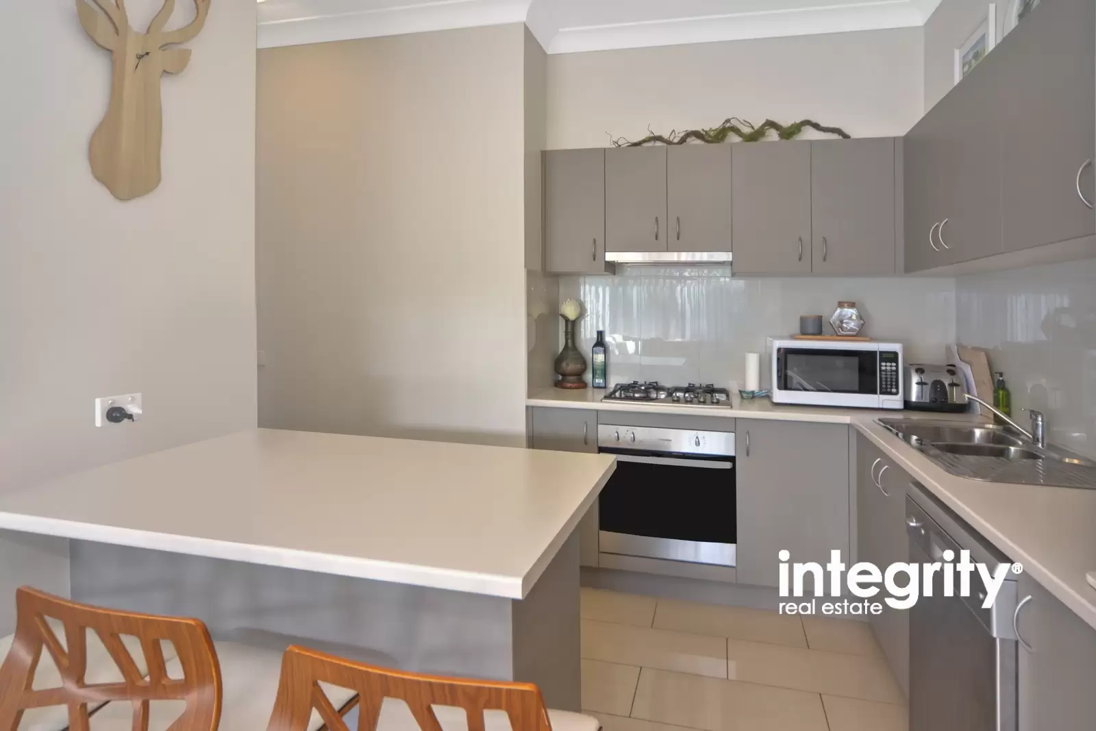 8/429A Princes Highway, Bomaderry Sold by Integrity Real Estate - image 4