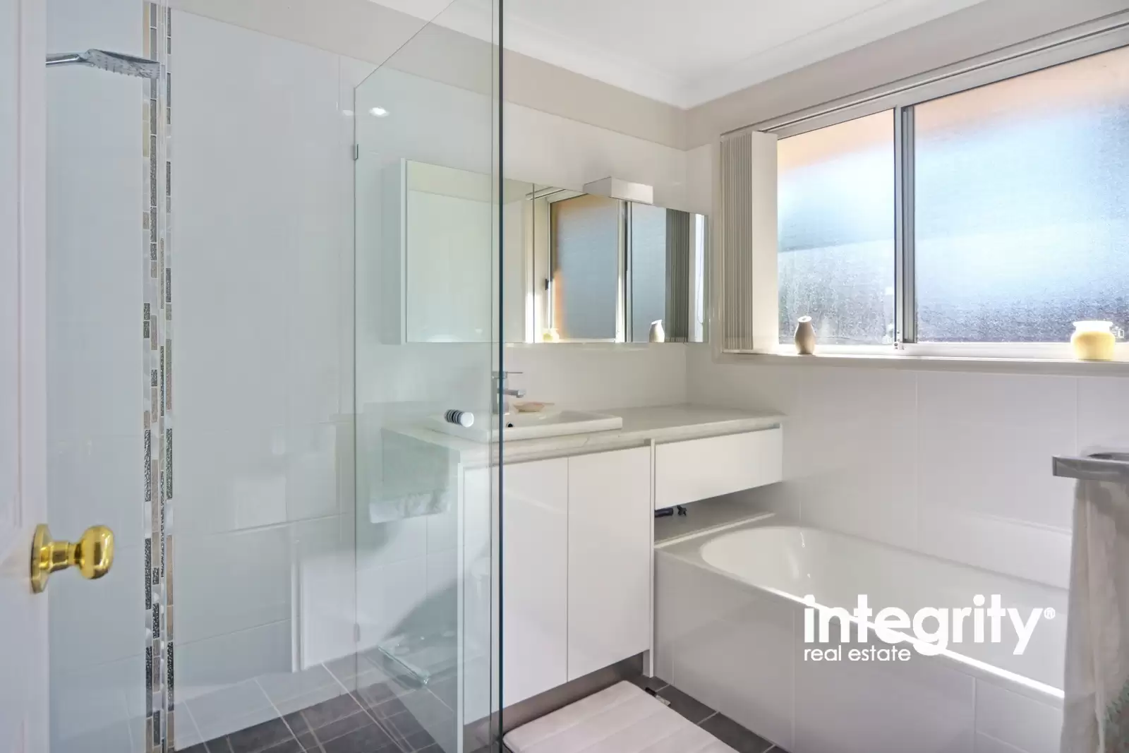 7/47 Brinawarr Street, Bomaderry Sold by Integrity Real Estate - image 7