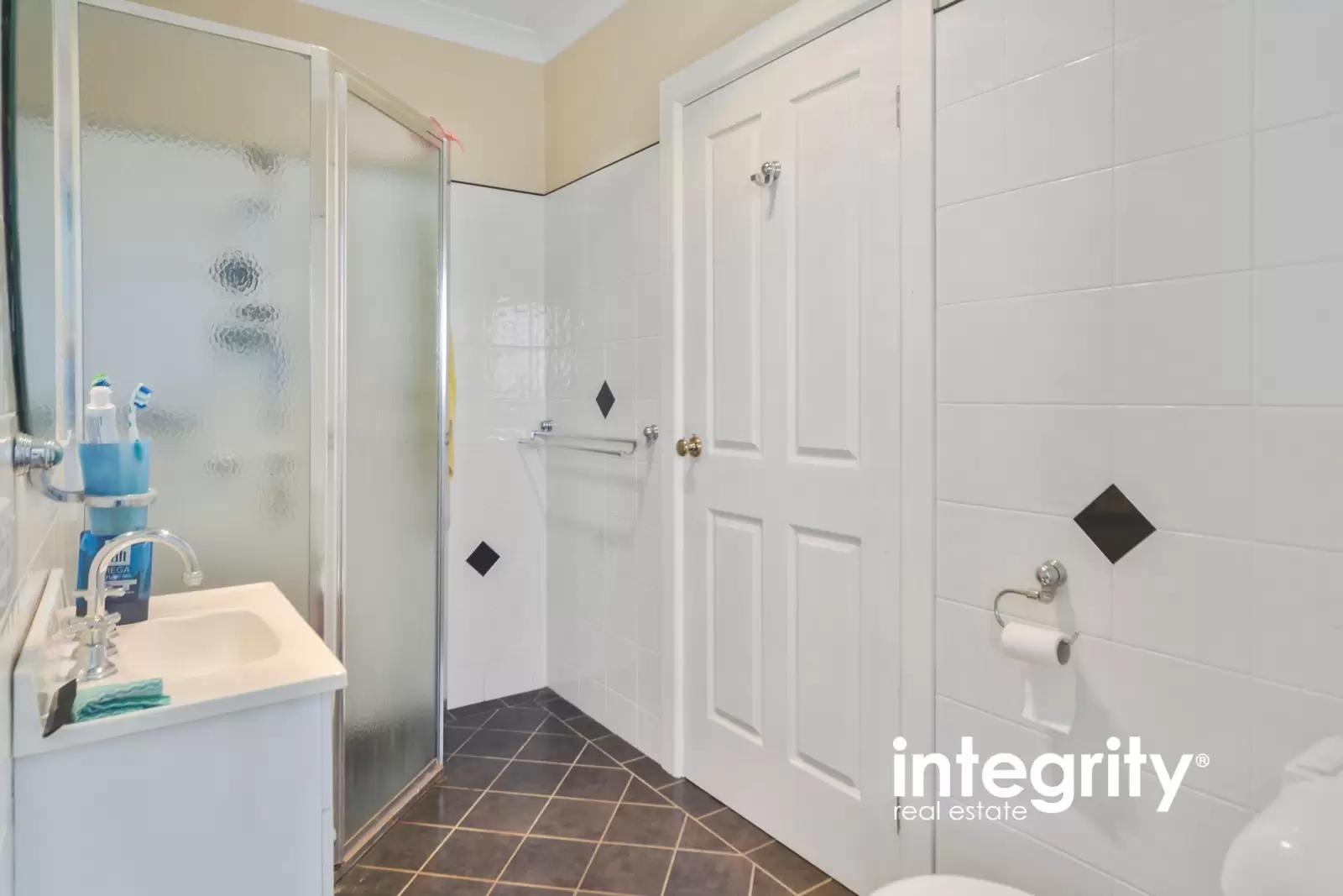 15 Cambewarra Road, Bomaderry Sold by Integrity Real Estate - image 10