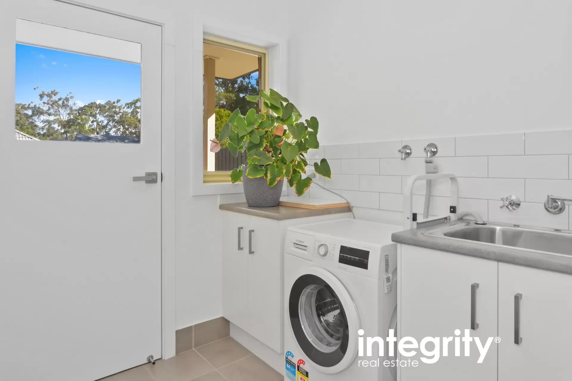 24/33 Lynburn Avenue, Bomaderry Sold by Integrity Real Estate - image 7
