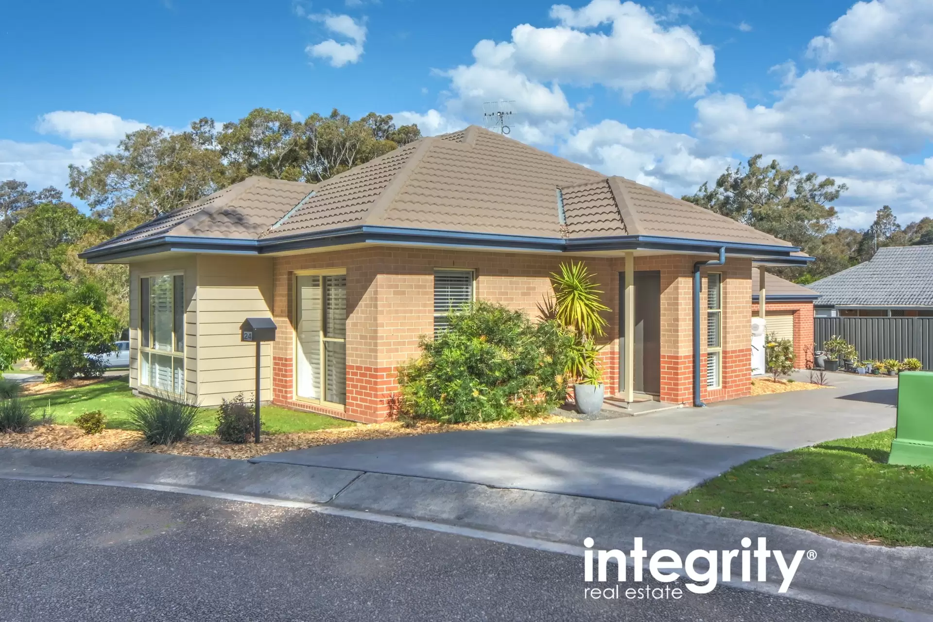 24/33 Lynburn Avenue, Bomaderry Sold by Integrity Real Estate