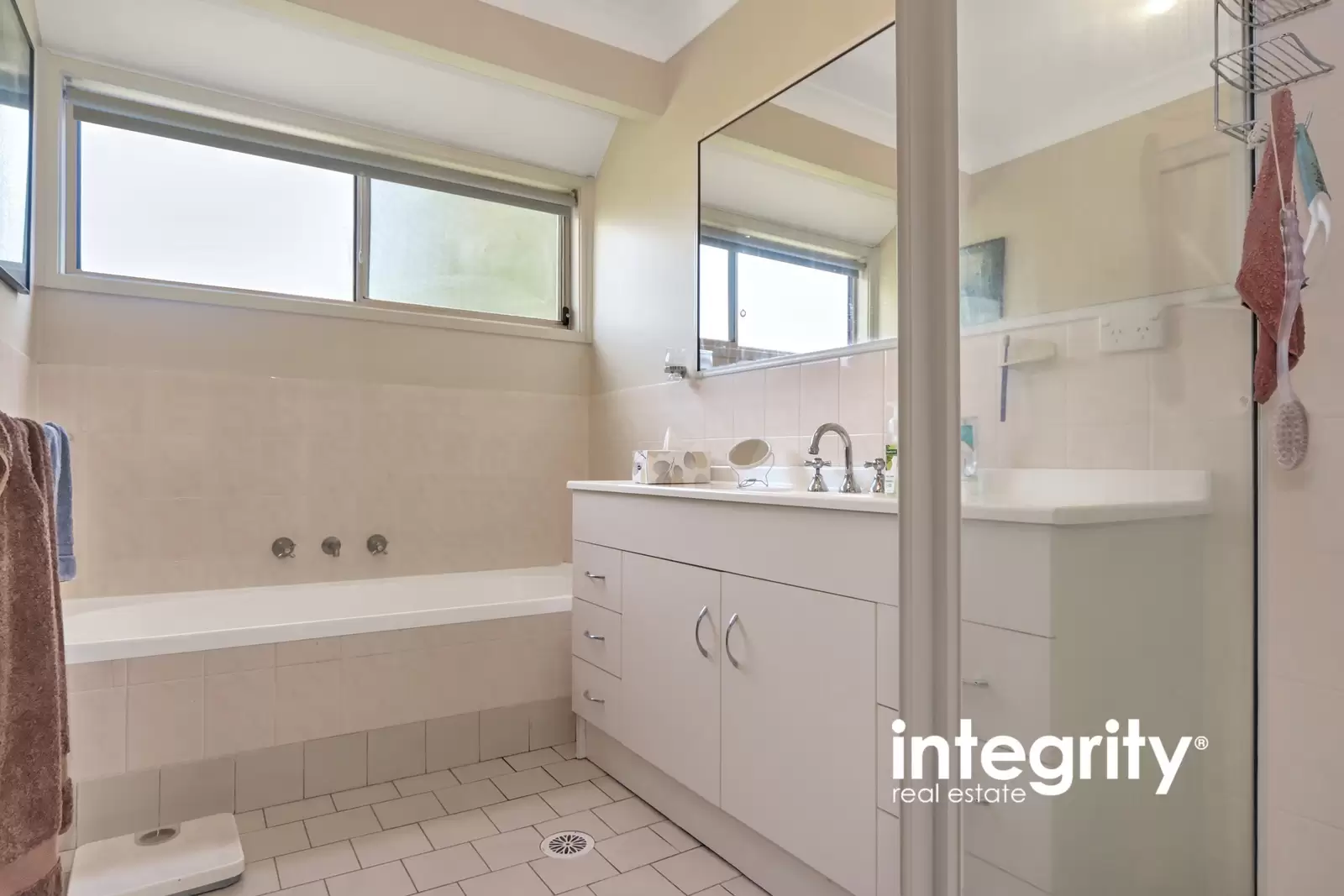8/33 Lynburn Avenue, Bomaderry Sold by Integrity Real Estate - image 6