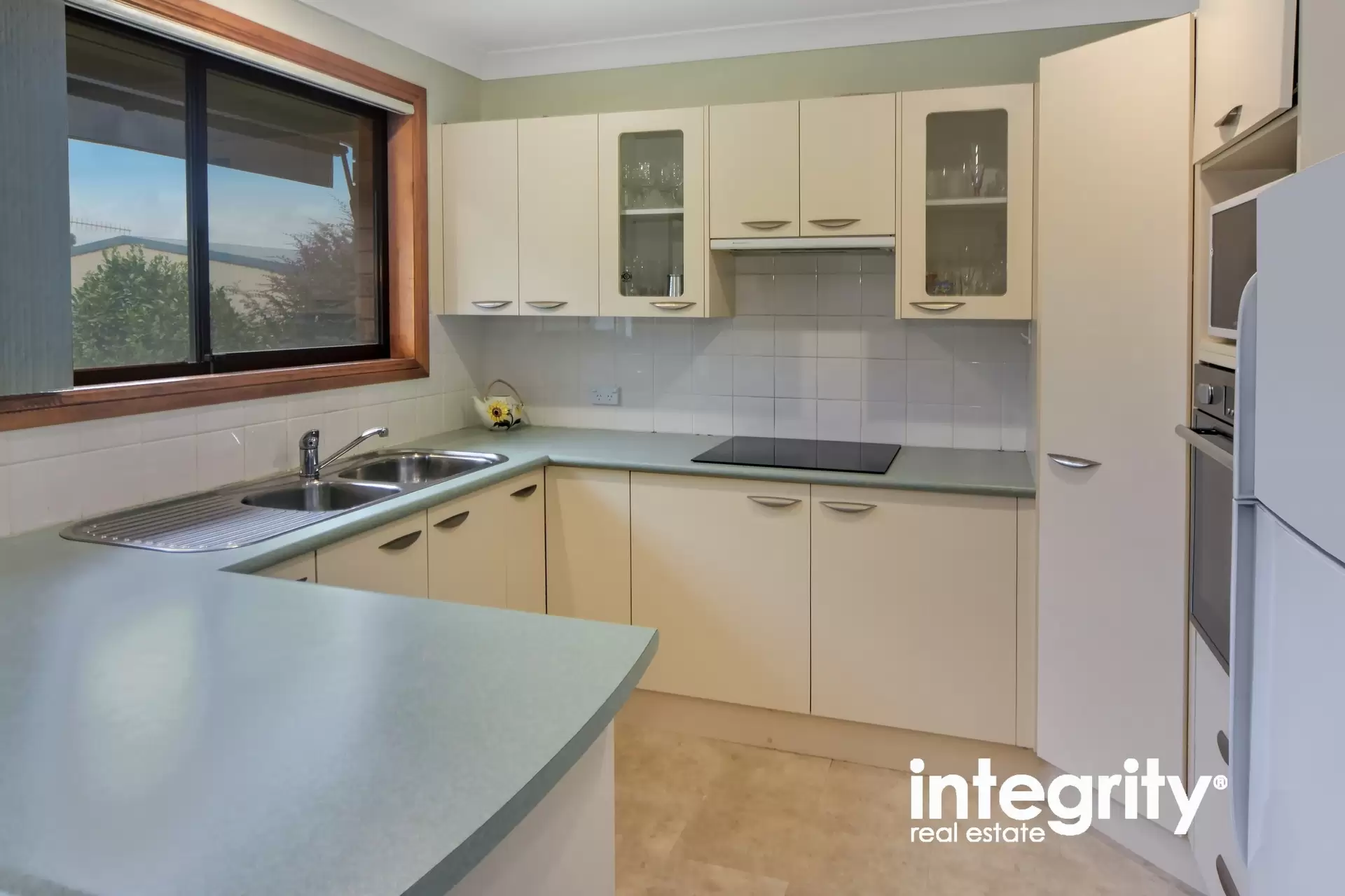 2/3 Waroo Place, Bomaderry Sold by Integrity Real Estate - image 5