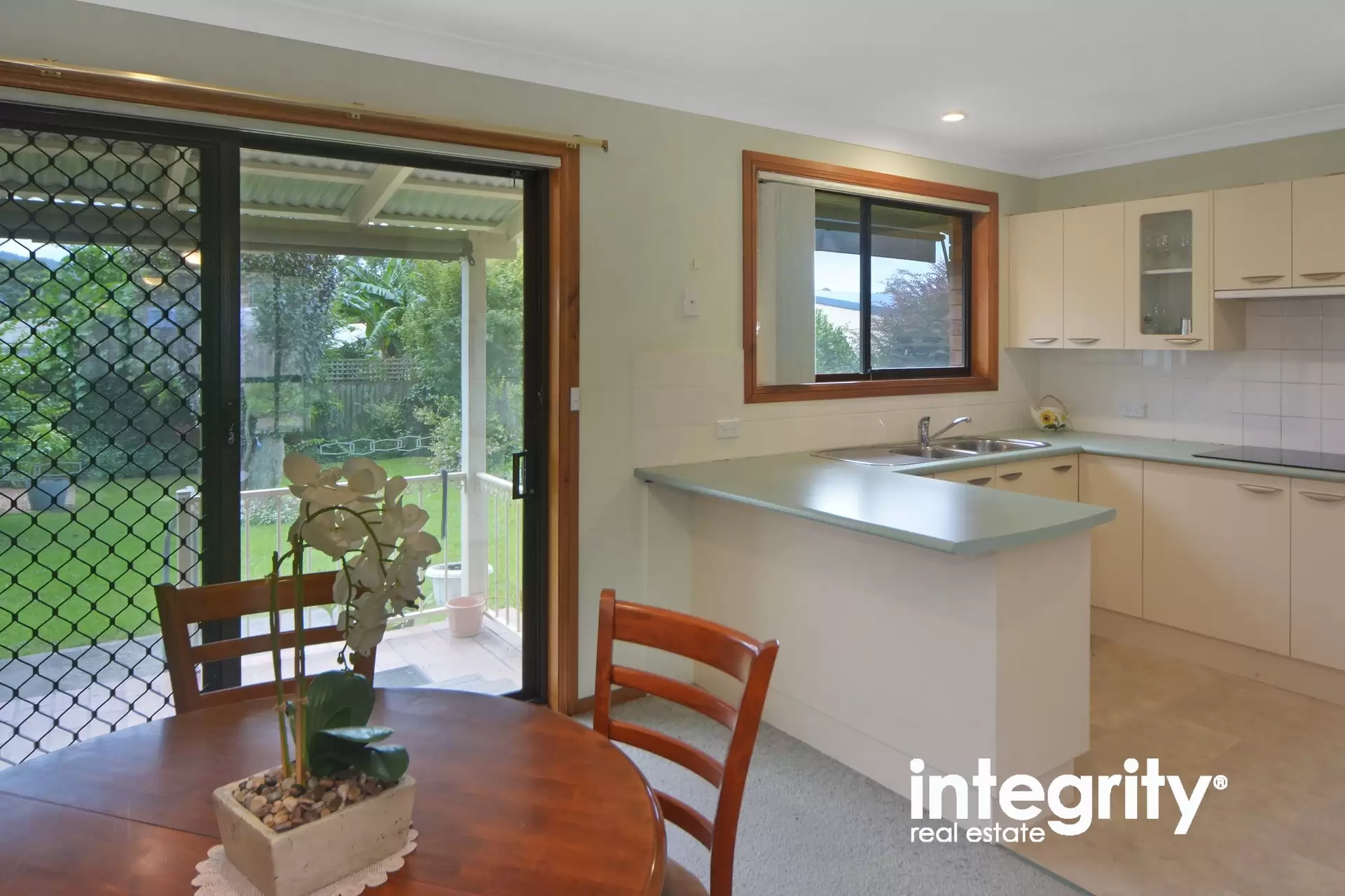 2/3 Waroo Place, Bomaderry Sold by Integrity Real Estate - image 4