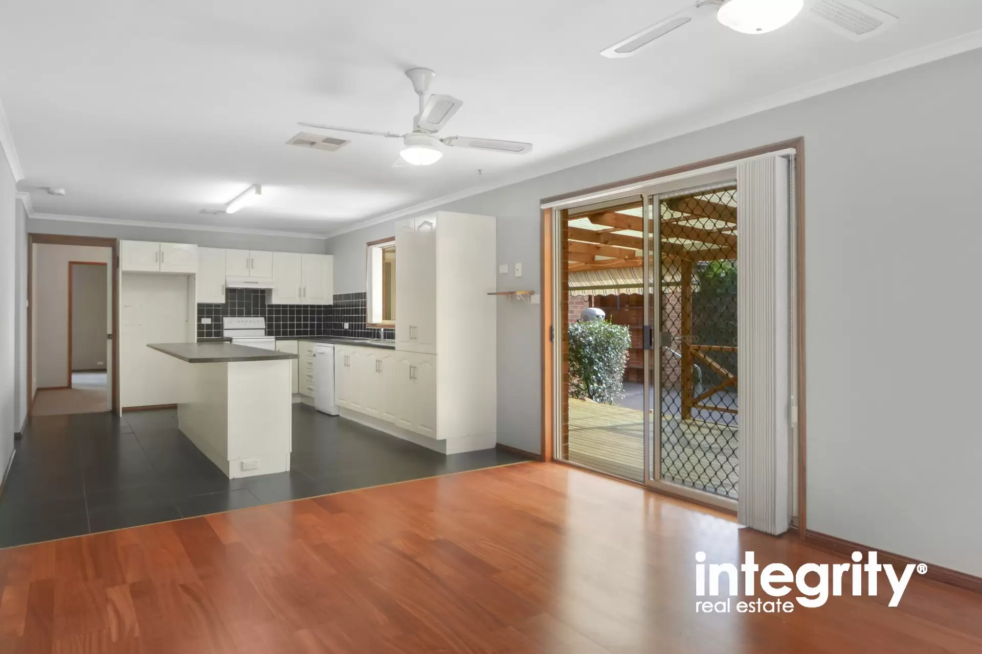 6 Nita Place, Bomaderry Sold by Integrity Real Estate - image 1