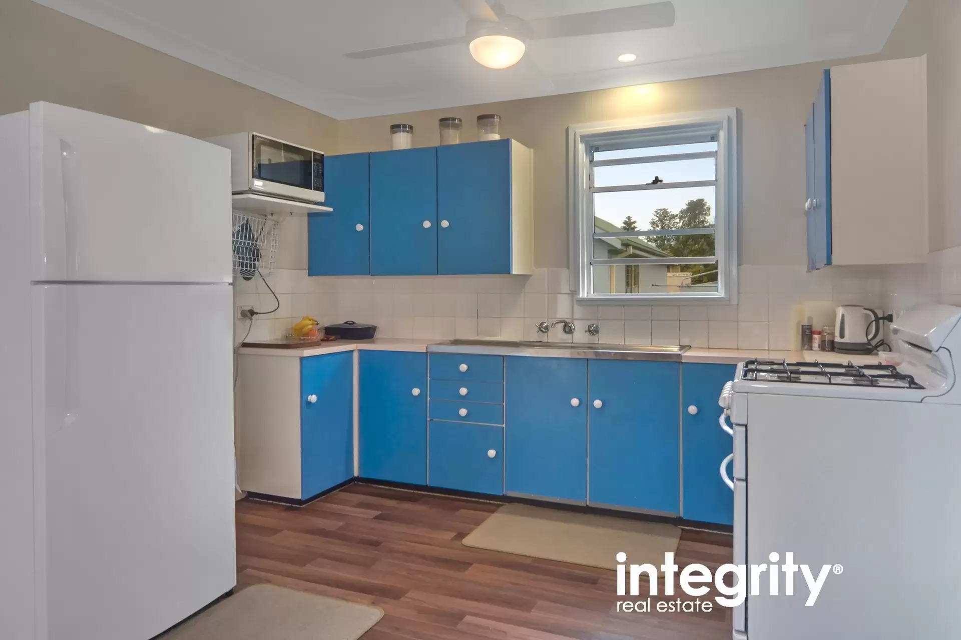 8 Neale Place, Bomaderry Sold by Integrity Real Estate - image 4