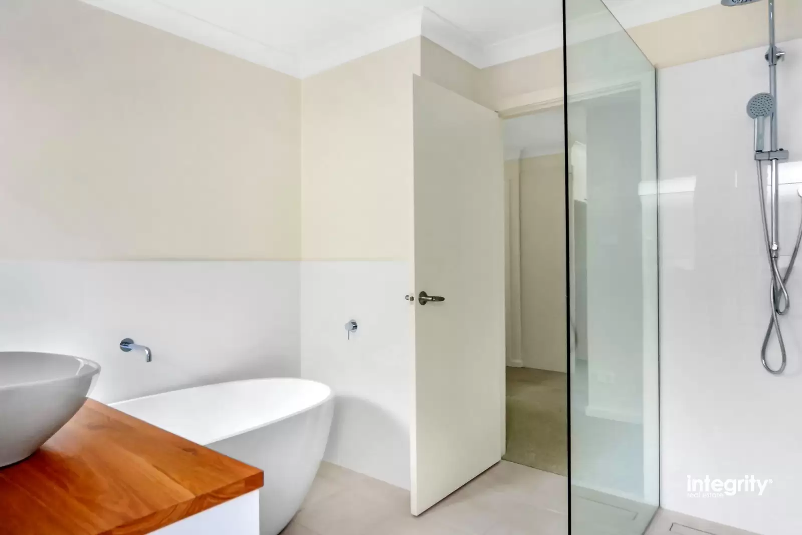 25/33 Lynburn Avenue, Bomaderry Sold by Integrity Real Estate - image 5