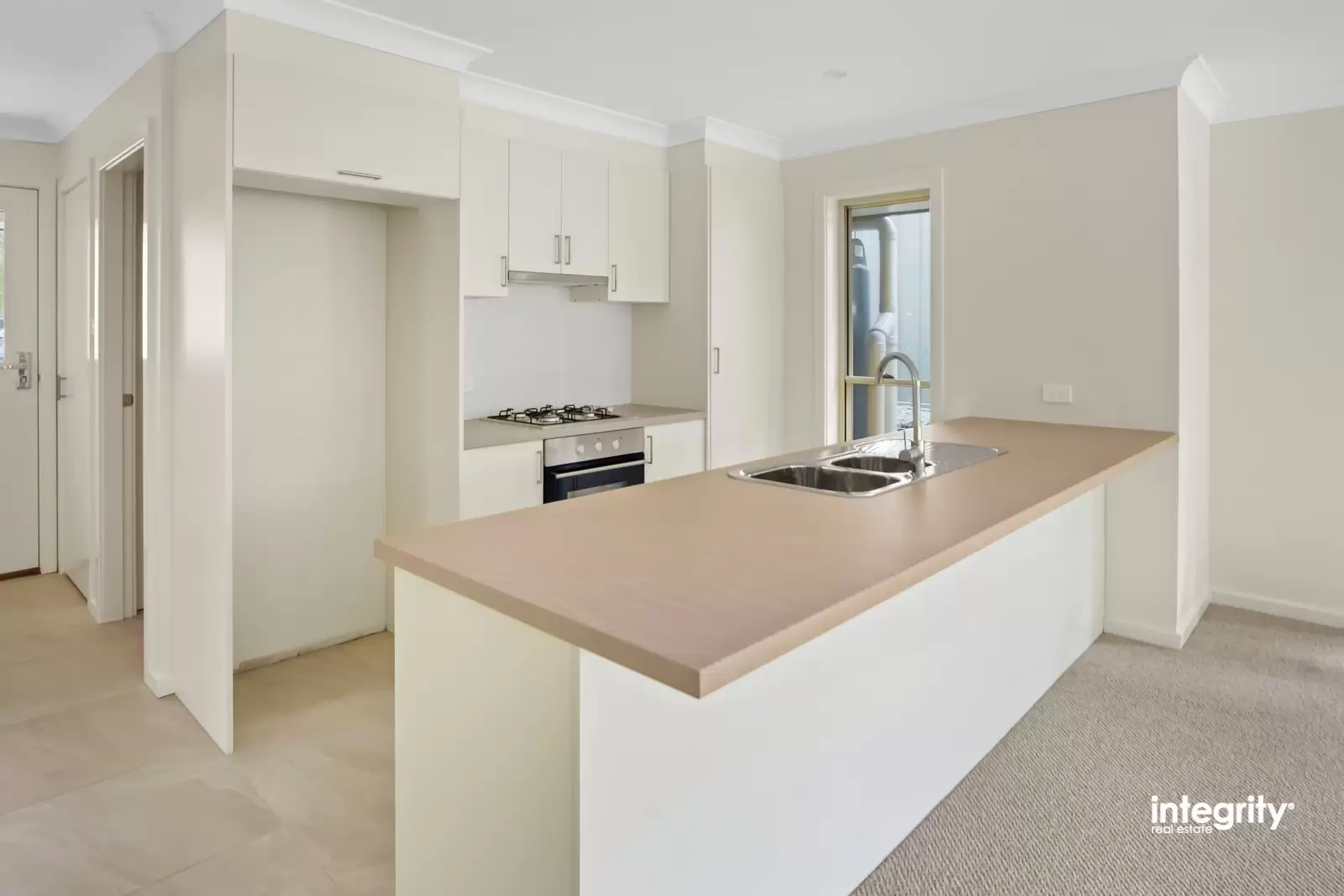 25/33 Lynburn Avenue, Bomaderry Sold by Integrity Real Estate - image 2
