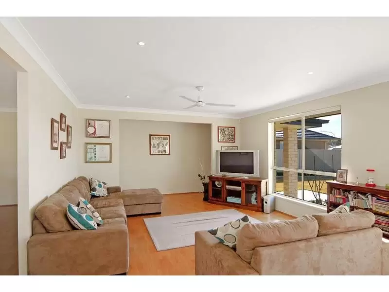 11 Blue Bell Way, Worrigee Sold by Integrity Real Estate - image 1