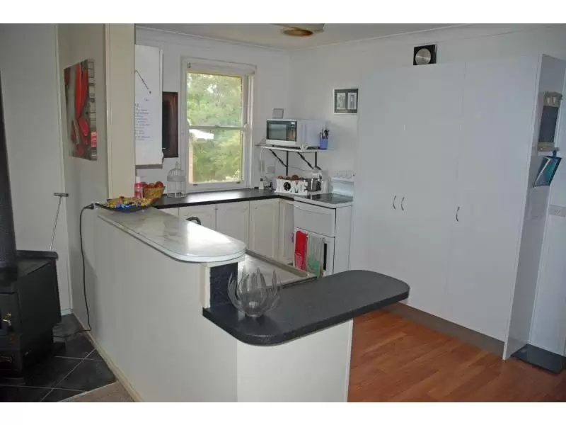 22 Karowa Street, Bomaderry Sold by Integrity Real Estate - image 3