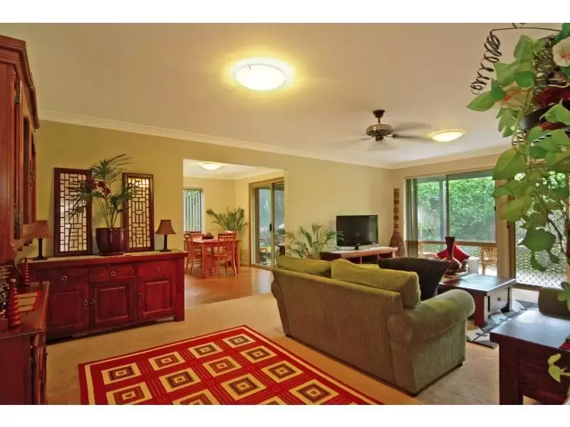 2/33 Lynburn Avenue, Bomaderry Sold by Integrity Real Estate - image 2