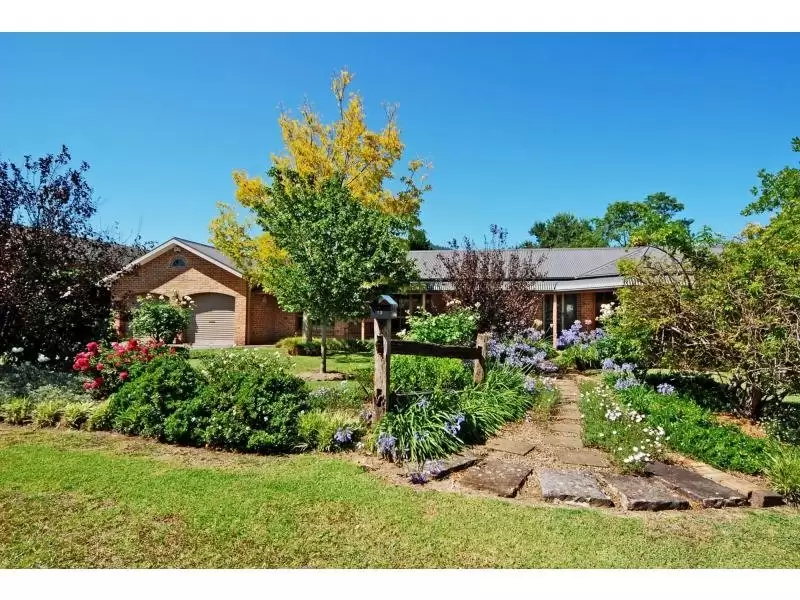 DUPLICATE Rouse Avenue, Cambewarra Sold by Integrity Real Estate