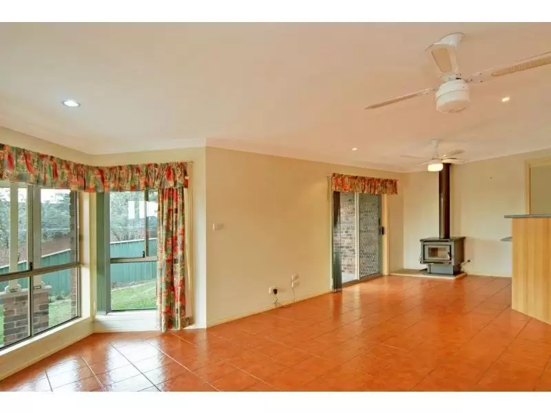41 Illawarra Circuit, Worrigee Sold by Integrity Real Estate - image 2