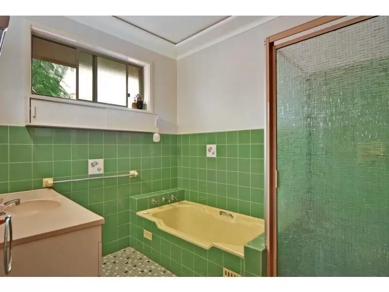 18 Hewlett Avenue, North Nowra Sold by Integrity Real Estate - image 6
