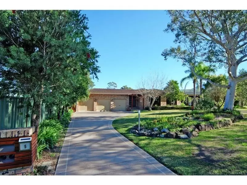 5 Amber Place, Bomaderry Sold by Integrity Real Estate - image 1