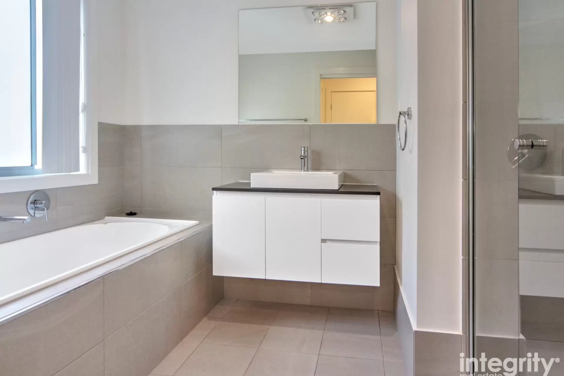 11/76 Brinawarr Street, Bomaderry Sold by Integrity Real Estate - image 3