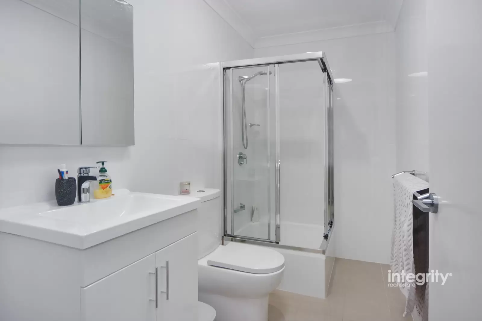 10/429A Princes Highway, Bomaderry Sold by Integrity Real Estate - image 5