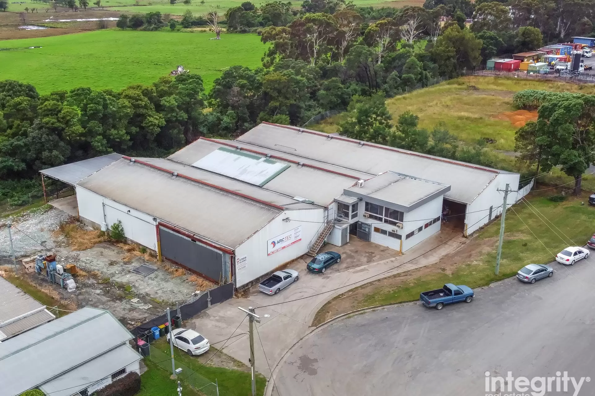 8 Victa Way, Bomaderry Sold by Integrity Real Estate - image 2