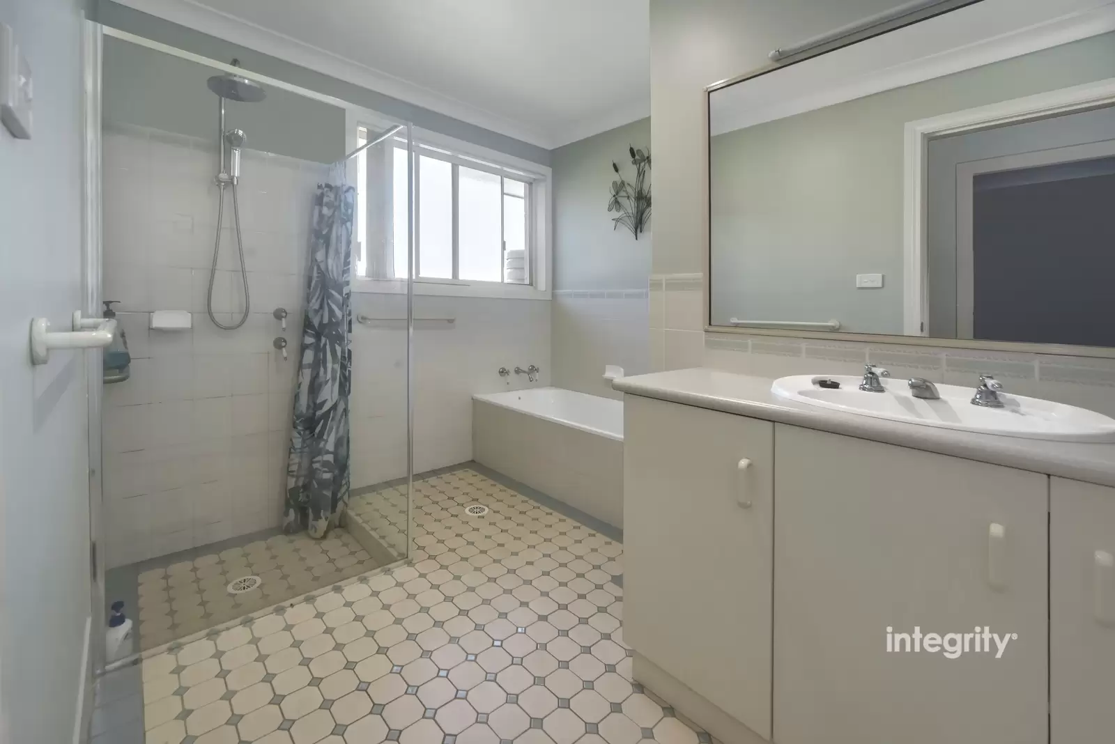 110 West Birriley Street, Bomaderry Sold by Integrity Real Estate - image 10