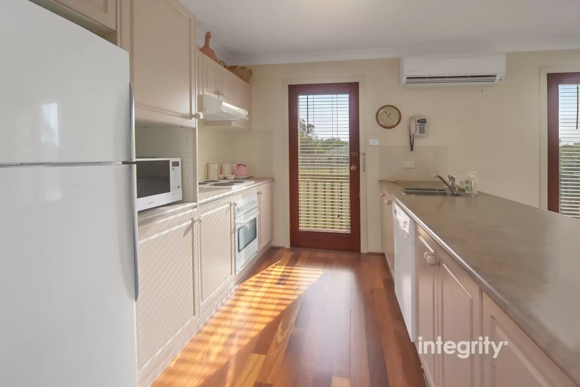 1/2 Hollyhill Close, Bomaderry Sold by Integrity Real Estate - image 4