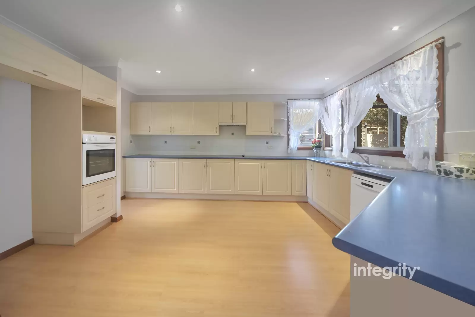116 Rayleigh Drive, Worrigee Sold by Integrity Real Estate - image 2