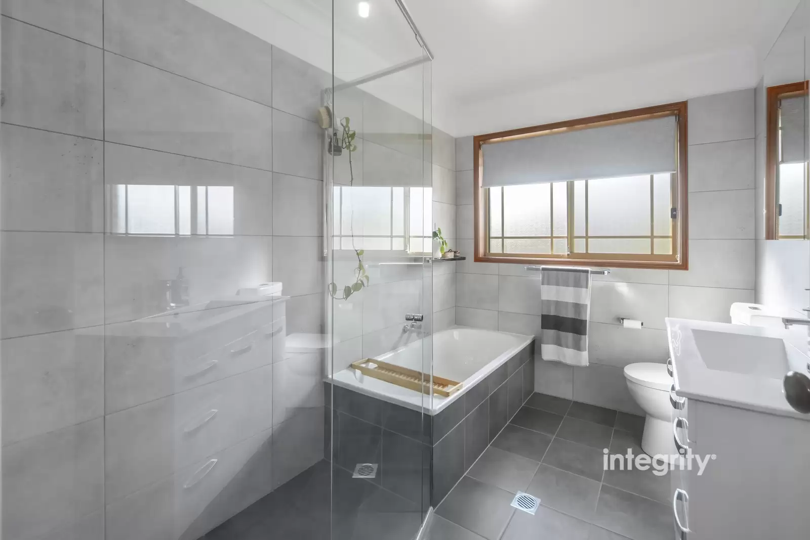 5/8 Regent Place, Bomaderry Sold by Integrity Real Estate - image 5