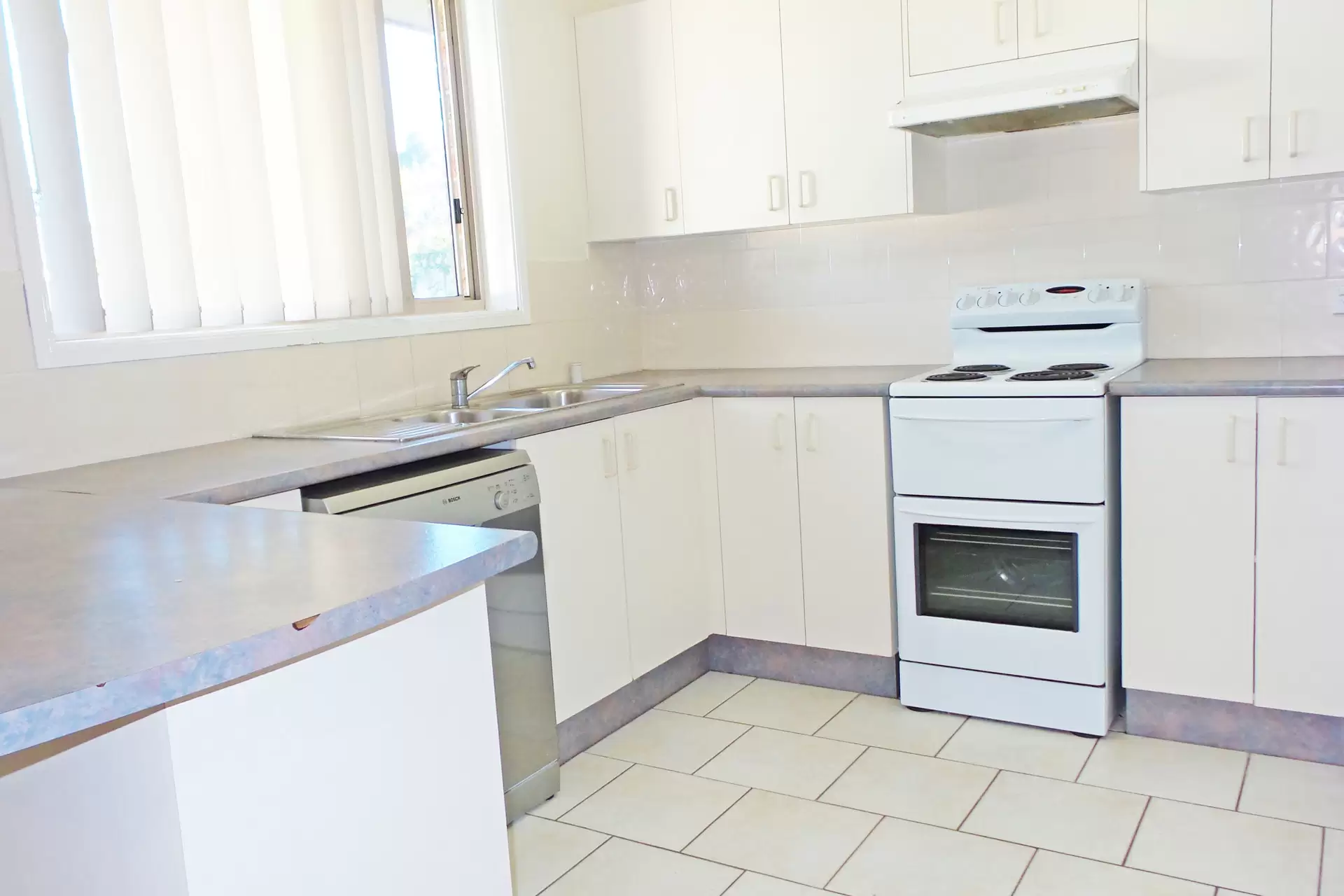 18 Hermes Crescent, Worrigee Leased by Integrity Real Estate - image 5