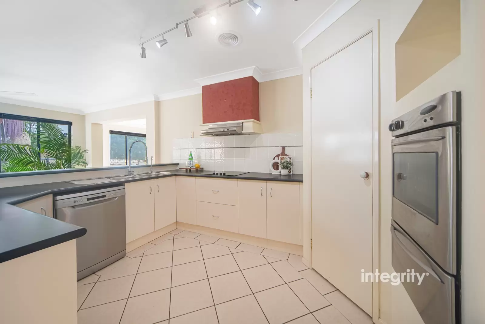 32 The Garden Walk, Worrigee Sold by Integrity Real Estate - image 8