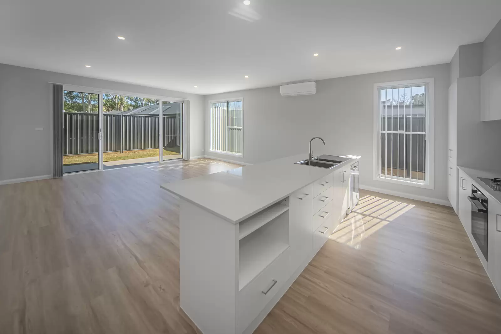 2/13E Meroo Road, Bomaderry Leased by Integrity Real Estate - image 2