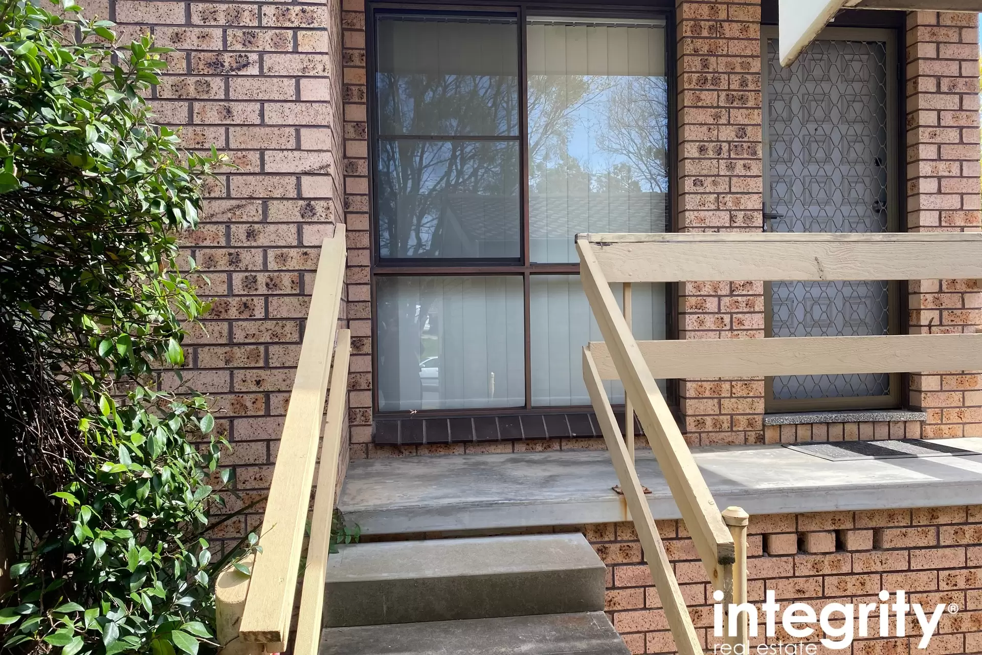 2/3 Burton Street, Nowra Leased by Integrity Real Estate - image 1