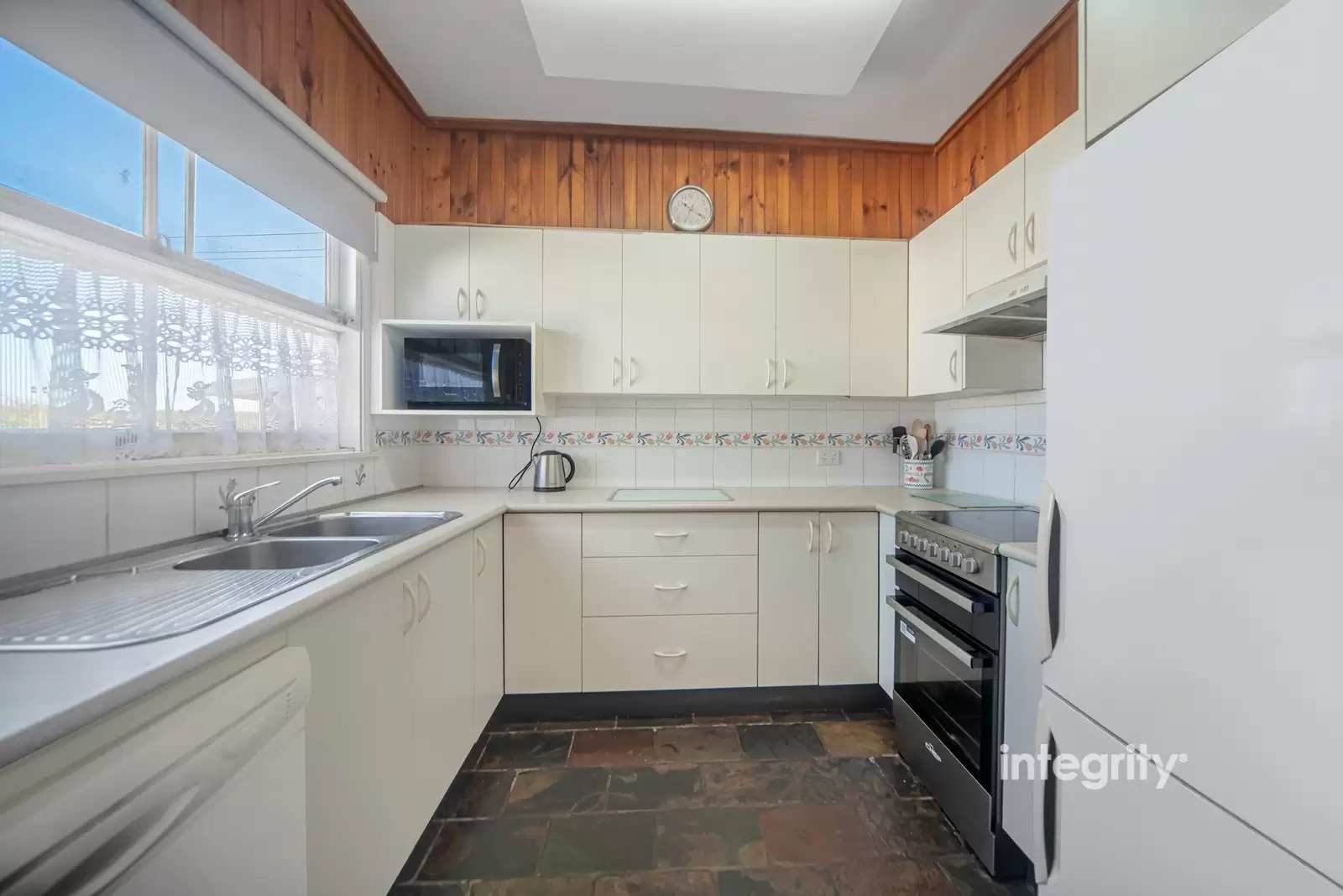 14 Plunkett Street, Nowra Sold by Integrity Real Estate - image 4