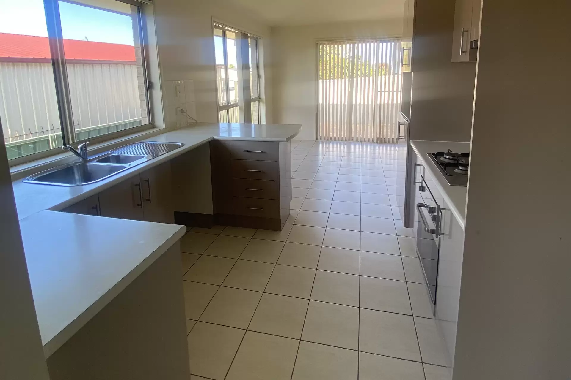 10/8 Meroo Road, Bomaderry Leased by Integrity Real Estate - image 4