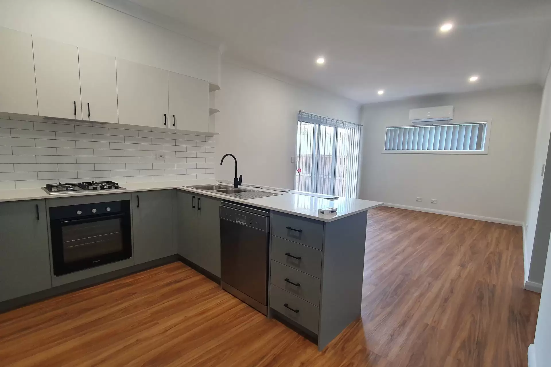 8/12 Federation Street, North Nowra Leased by Integrity Real Estate - image 3