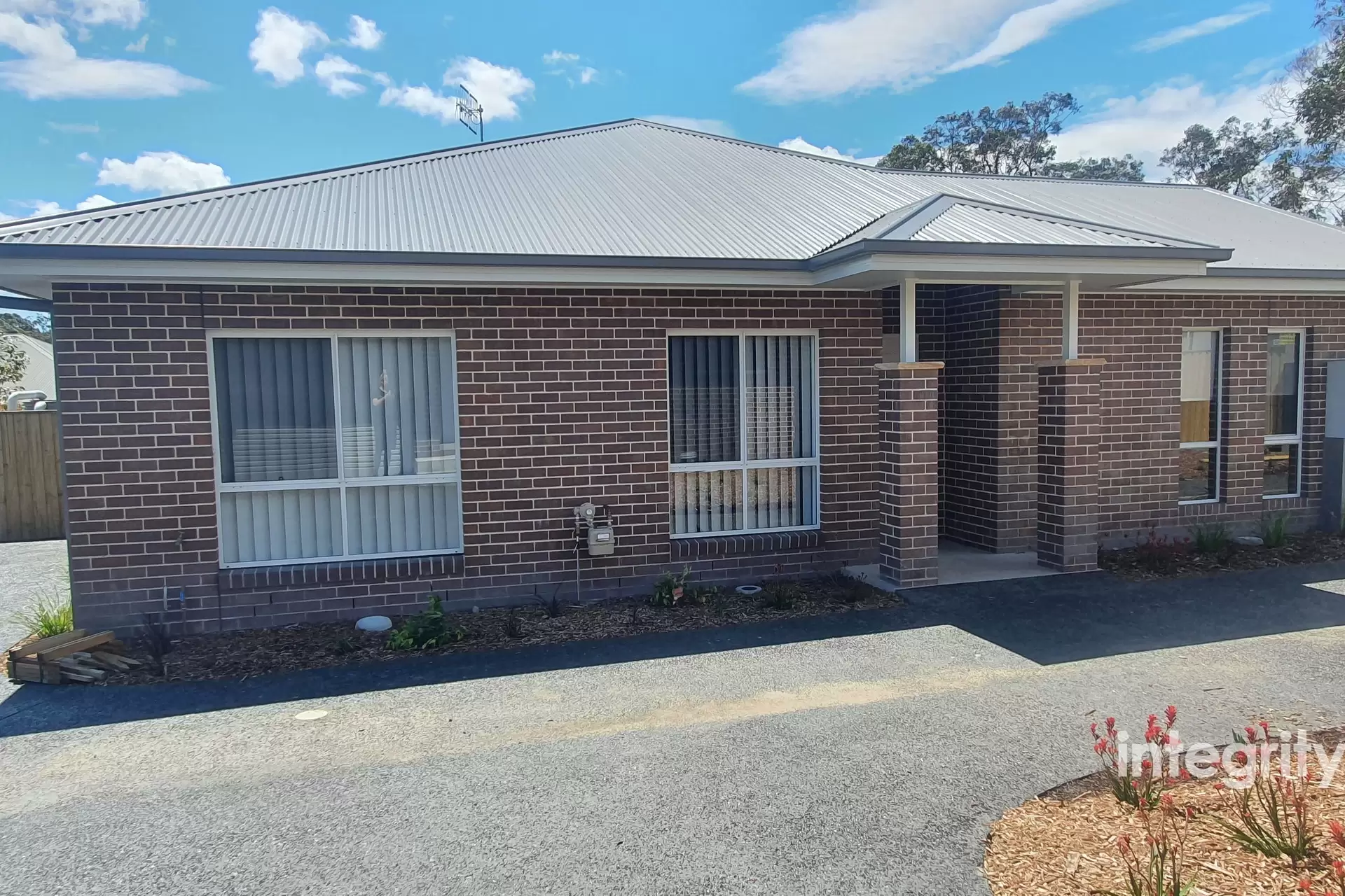 8/12 Federation Street, North Nowra Leased by Integrity Real Estate - image 1
