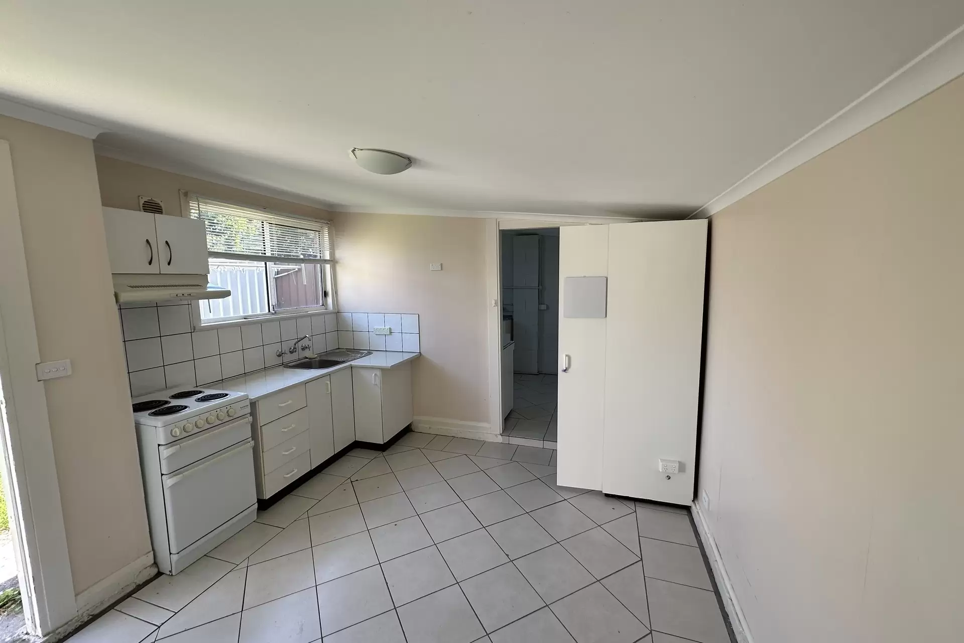 3/61 Wallace Street, Nowra Leased by Integrity Real Estate - image 3